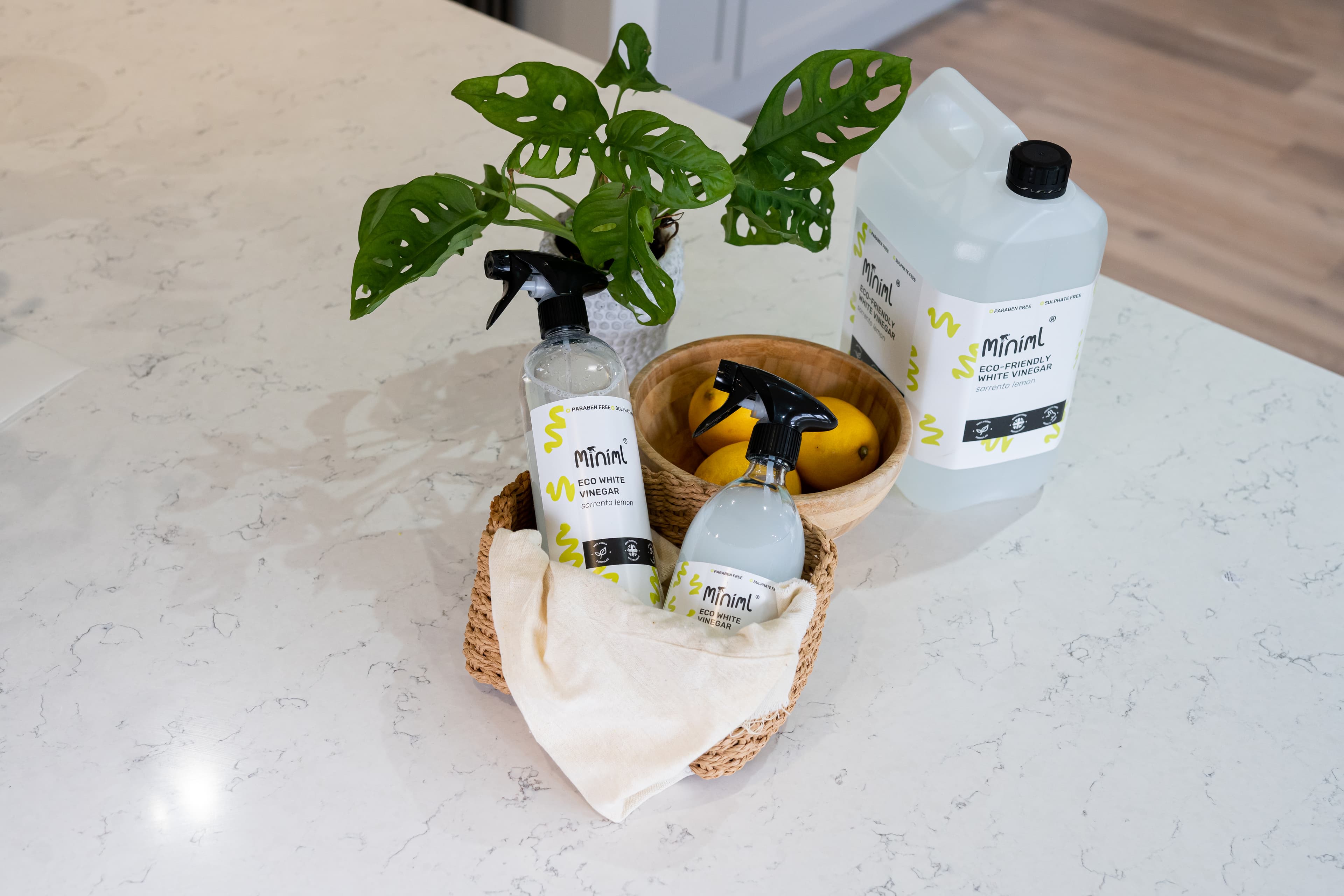 White vinegar cleaner — Sorrento Lemon